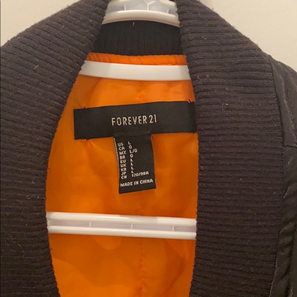 Bomber jacket - Picture 3 of 3